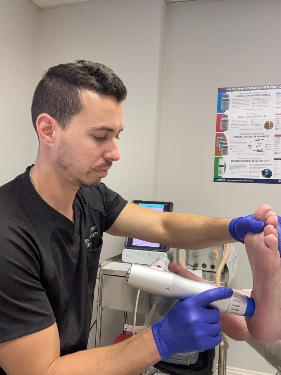 Cortisona vs. Terapia Regenerativa para el Dolor de Talón: ¿Cuál Es Correcta para Usted?